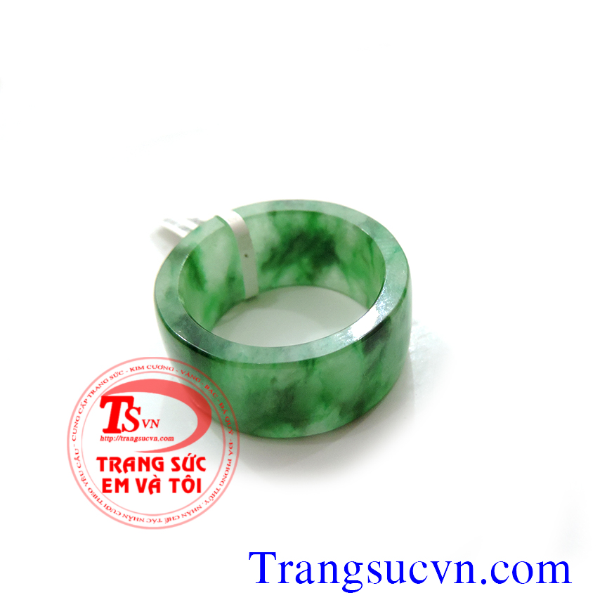 Nhẫn ngọc phỉ thúy nam, nhan ngọc