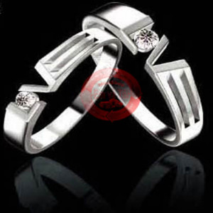 Nhẫn cắt chữ love