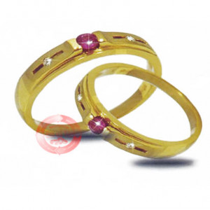 Nhẫn cưới gắn ruby