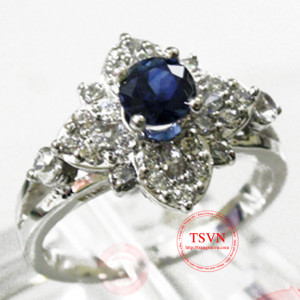 Nhẫn nữ gắn đá quý