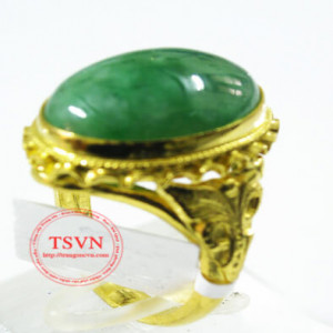 Nhẫn vàng gắn ngọc cẩm thạch