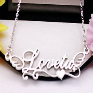 DÂY CHUYỀN MẶT CHỮ CHỈ VỚI 295K CHẤT LƯỢNG TỐT Dây chuyền bạc mặt chữ không chỉ là đồ trang sức mà còn có tác dụng tránh gió rất tốt. cho mọi người.  + Quý khách có thể chọn mặt dây theo mẫu hoặc có thể thiết kế  + Chất lượng: loại bạc ta, có thể làm theo