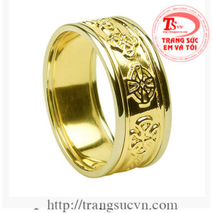 Nhẫn nam chế tác đẹp, chất lượng cao, Nhẫn nam phù hợp phong cách thời trang phái mạnh, là dòng sản phẩm rất được phái mạnh ưa chuộng.