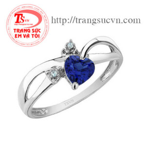 Nhẫn bạc gắn đá topaz
