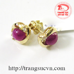 Hoa tai gắn đá ruby