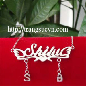 DÂY CHUYỀN MẶT CHỮ CHỈ VỚI 295K CHẤT LƯỢNG TỐT Dây chuyền bạc mặt chữ không chỉ là đồ trang sức mà còn có tác dụng tránh gió rất tốt. cho mọi người.  + Quý khách có thể chọn mặt dây theo mẫu hoặc có thể thiết kế