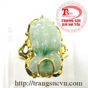 Nhẫn vàng tỳ hưu_Jadeite (vàng 14K) chế tác từ vàng màu và đá cẩm thạch.