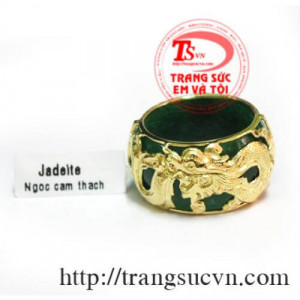 Nhẫn jadeite bọc vàng