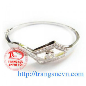 lắc bạc kim cương nhân tạo