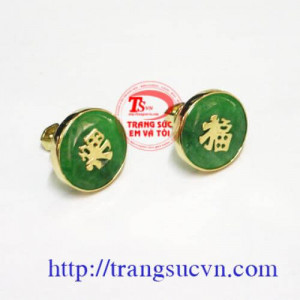 Hoa tai ngọc được làm từ ngọc cẩm thạch thiên nhiên với kiểu dáng đẹp sang trọng mang lại vẻ đẹp nữ tính 