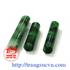 Trụ ngọc jadeite