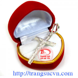 Mặt thánh giá bằng bạc ta Kích thước: (40,10 x 20.40 / 4,00) mm - Dài: 40,10 mm - Rộng: 20,40 mm - Cao: 4,00 mm Tổng trọng lượng: 4,79 g