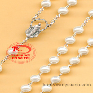 Tràng mân côi bạc gắn ngọc trai