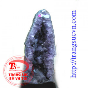 Động Thạch Anh Tím