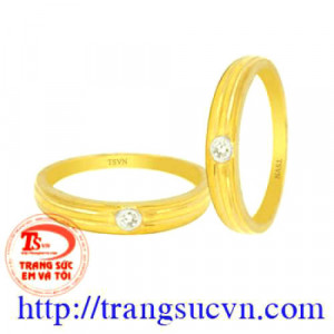 CẶP NHẪN CƯỚI