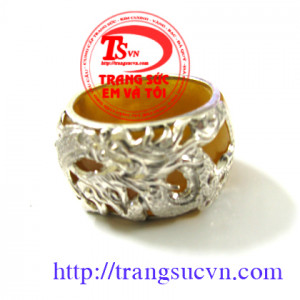 Giá Nhẫn ngọc màu vàng bọc bạc rồng, Nhẫn ngọc màu vàng bọc bạc rồng Chât liệu chính nhan ngoc mau vang boc bac rong