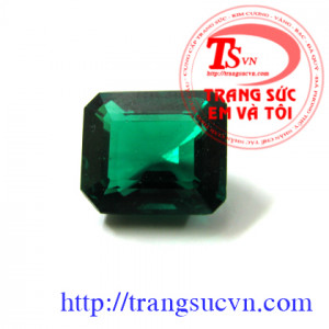 Emerald thiên nhiên