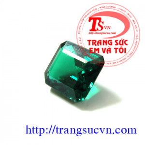 Emerald thiên nhiên