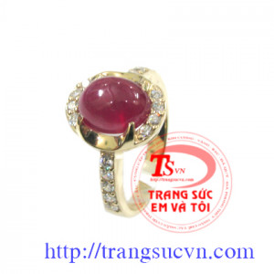 Ruby cabachon đỏ đậm, nhẫn nữ ruby thiên nhiên, nhẫn thân nhẫn được chế tác bằng vàng tây 14k có giấy kiểm định đá quý uy tín.