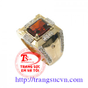 Bán Vuông gắn đá granat,Giá nhan vuong gan da granat thiên nhiên có giấy kiểm định đá quý và vàng kèm theo sản phẩm Vuông gắn đá granat