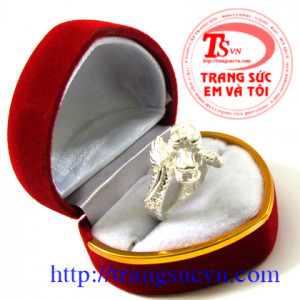 Nhẫn rồng cuộn