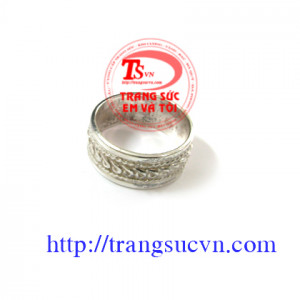 Nhẫn bạc chạm hoa văn
