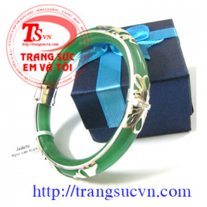 Ngọc Jadeite dát hoa văn bạc