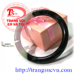 Vòng vân trắng xanh lục