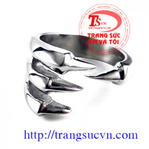 Nhẫn móng rồng là biểu tượng cho quyền lực và sự quyền uy được thiết kế thành móng rồng giúp con người có thêm sức mạnh,Nhẫn móng rồng giúp mang lại tính cách trở nên mạnh mẽ,theo phong thái hiện đại.