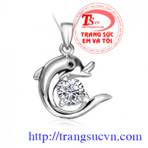 Mặt cá gắn đá các màu