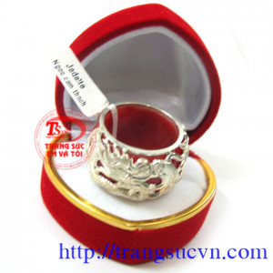 Ngọc jadeite bọc Rồng