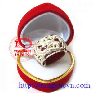 Ngọc jadeite bọc Rồng