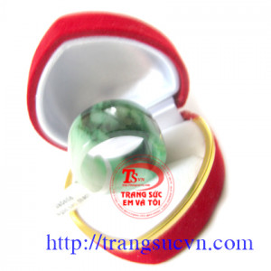 Nhẫn NGọc Jadeit Cái