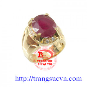 Nhẫn nam ruby được chế tác bằng vàng 18k , vàng màu có gắn 1 viên đá quý ruby thiên nhiên (nguồn gốc thiên nhiên)