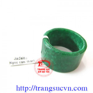 Nhẫn ngọc cẩm thạch vuông