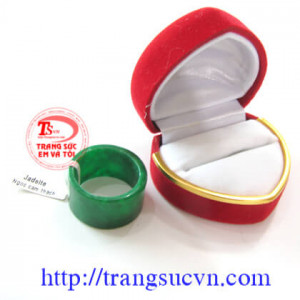 Nhẫn ngọc jadeite ngón cái