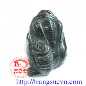 Thiền thừ màu đen