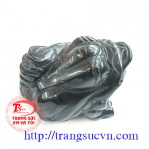 Thiền thừ màu đen