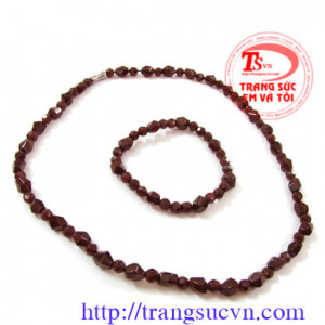 Bộ nữ trang đá garnet tự nhiên cách điệu
