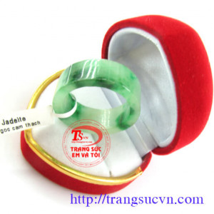 Chiếc nhẫn ngón cái