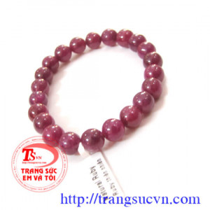 Vòng ruby lục yên đỏ