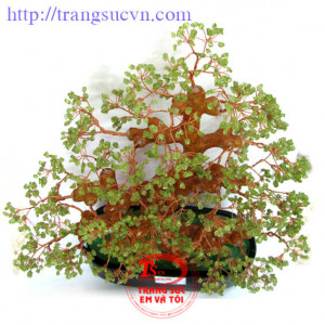 Cây đá peridot thiên nhiên