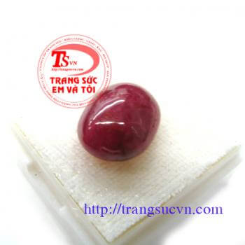 Đá quý ruby đỏ đậm