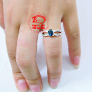 Nhẫn Nữ Sapphire bền đẹp, sáng bóng