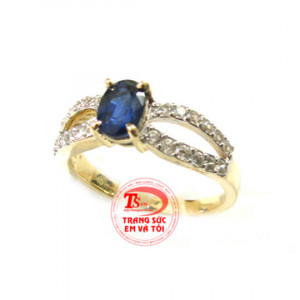 Sản phẩm được chế tác từ vàng màu đem lại cho người đeo thêm phần quyến rũ