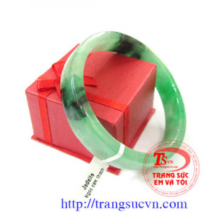 Vòng tay ngọc Vuông