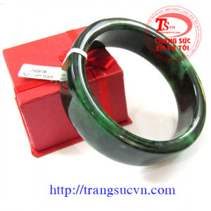 Vòng phỉ thúy vuông cao cấp