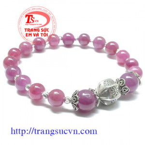 Ruby vòng tay cầu kỳ