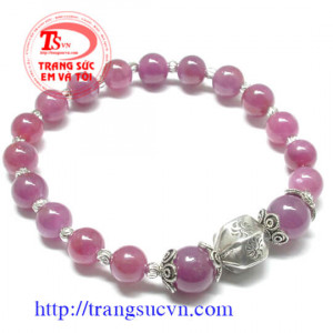 Ruby vòng tay cầu kỳ