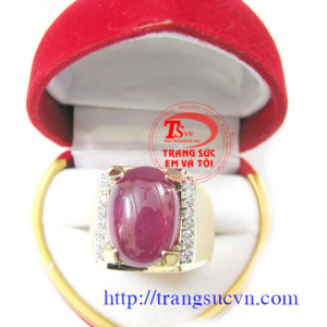 Chiếc nhẫn ruby vàng